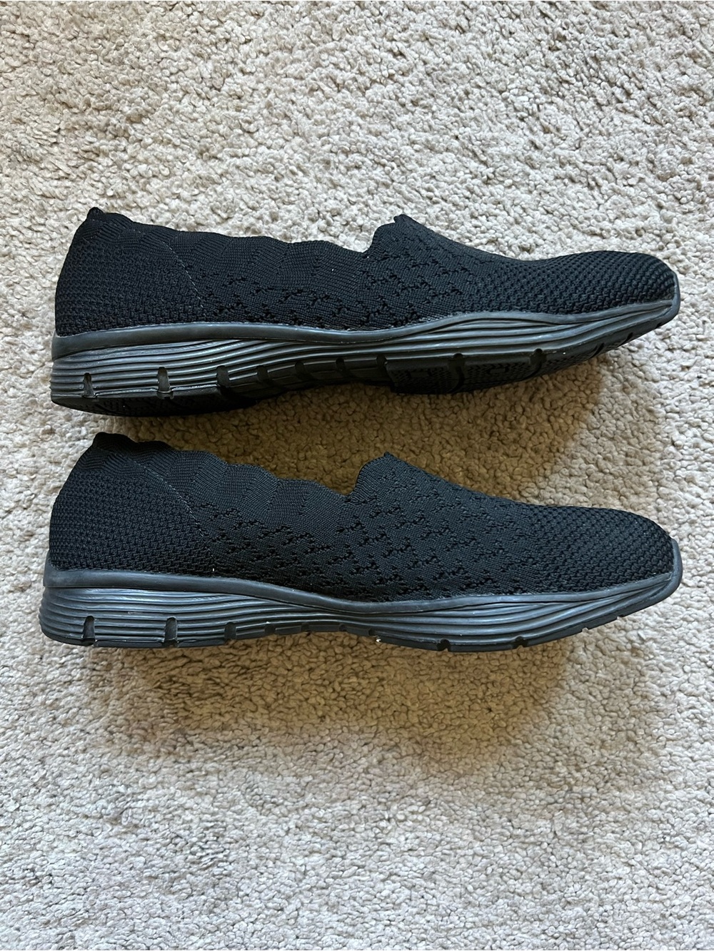 Skechers Women's Black Slip-On Knit Flats with Memory Foam Sz 9 - Picture 3 of 7